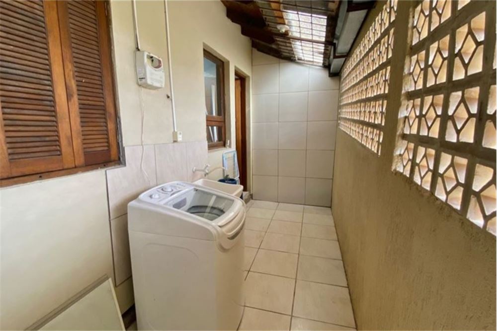 Casa à venda com 2 quartos, 60m² - Foto 11