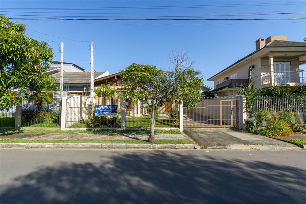 Casa à venda com 3 quartos, 130m² - Foto 2