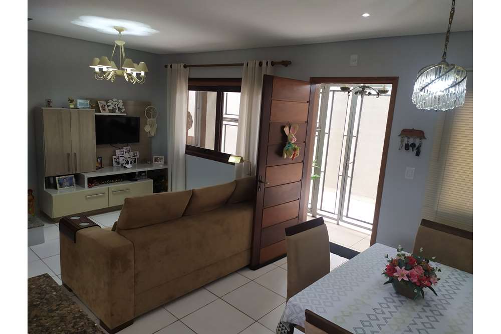 Casa à venda com 3 quartos, 125m² - Foto 1