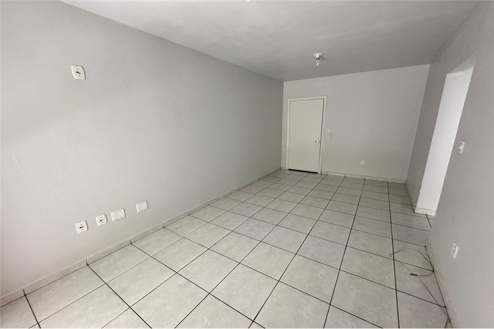 Apartamento à venda com 2 quartos, 125m² - Foto 2