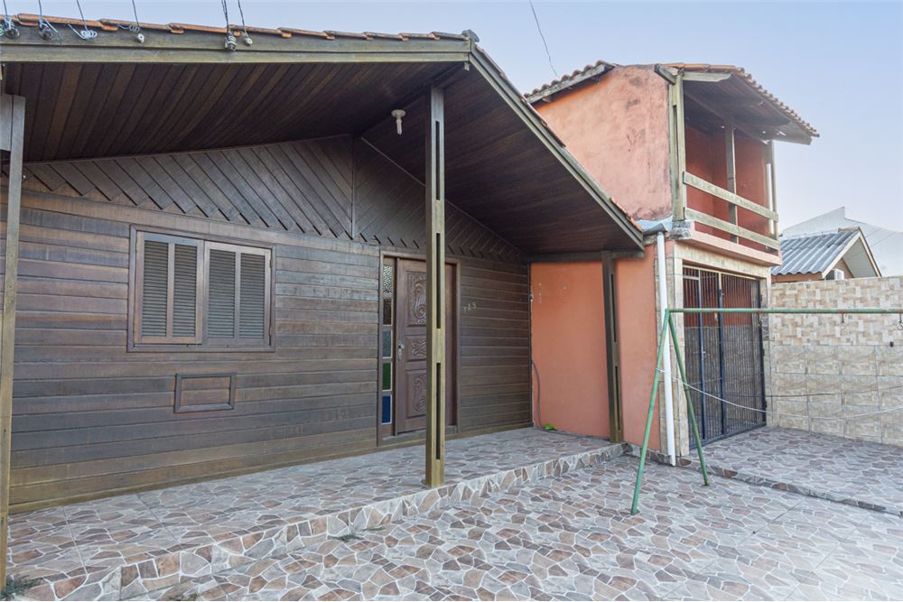 Casa à venda com 4 quartos, 200m² - Foto 1