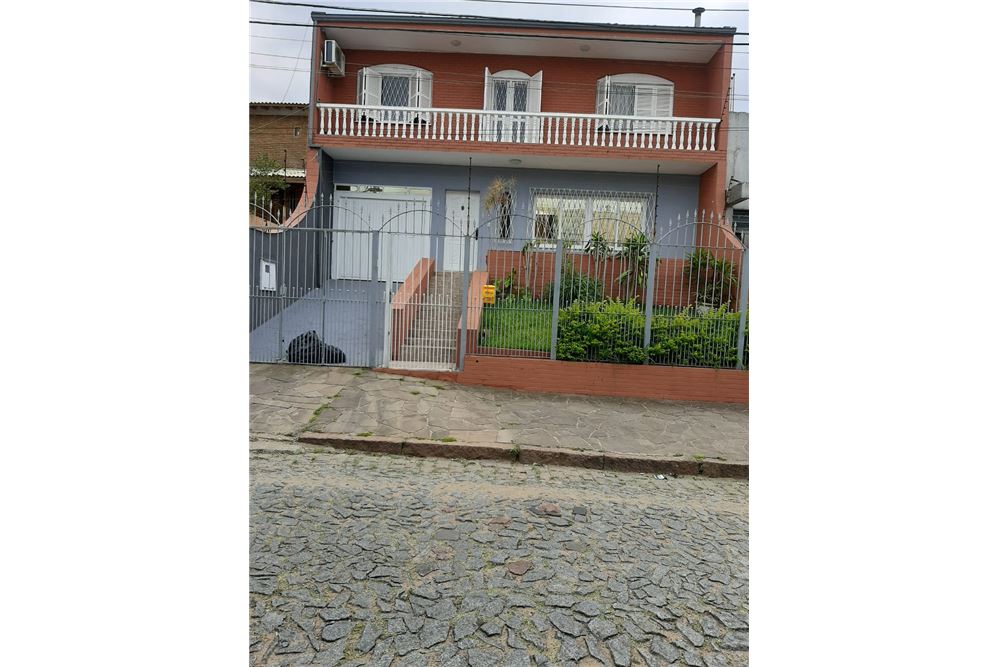 Casa à venda com 3 quartos, 240m² - Foto 1