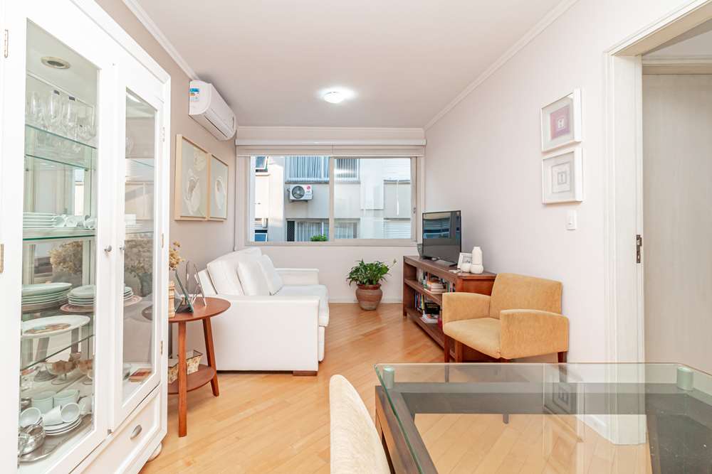 Apartamento à venda com 2 quartos, 67m² - Foto 2