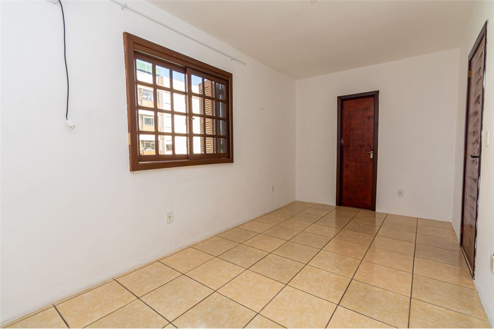 Casa à venda com 3 quartos, 74m² - Foto 9