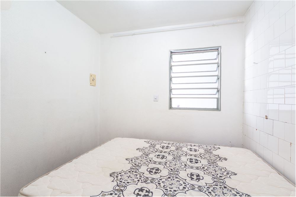 Casa à venda com 2 quartos, 300m² - Foto 17