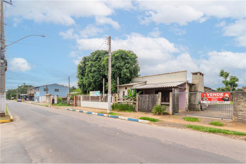 Casa à venda com 1 quarto, 100m² - Foto 2