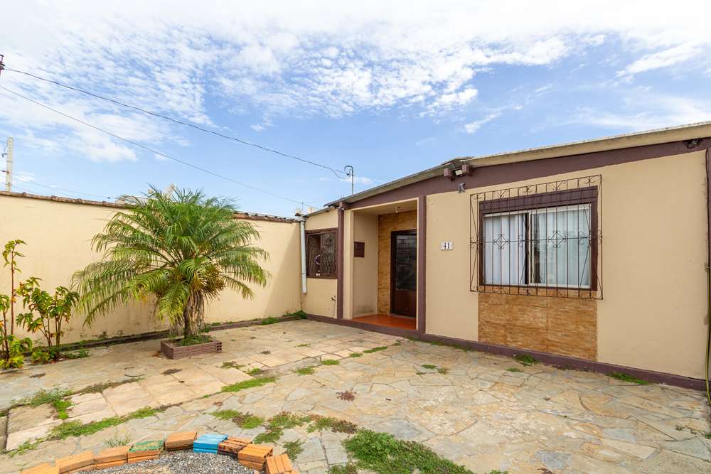 Casa à venda com 2 quartos, 300m² - Foto 2