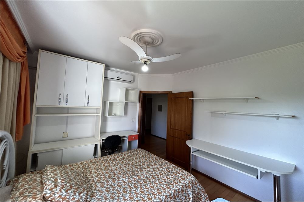 Apartamento à venda com 4 quartos, 156m² - Foto 17