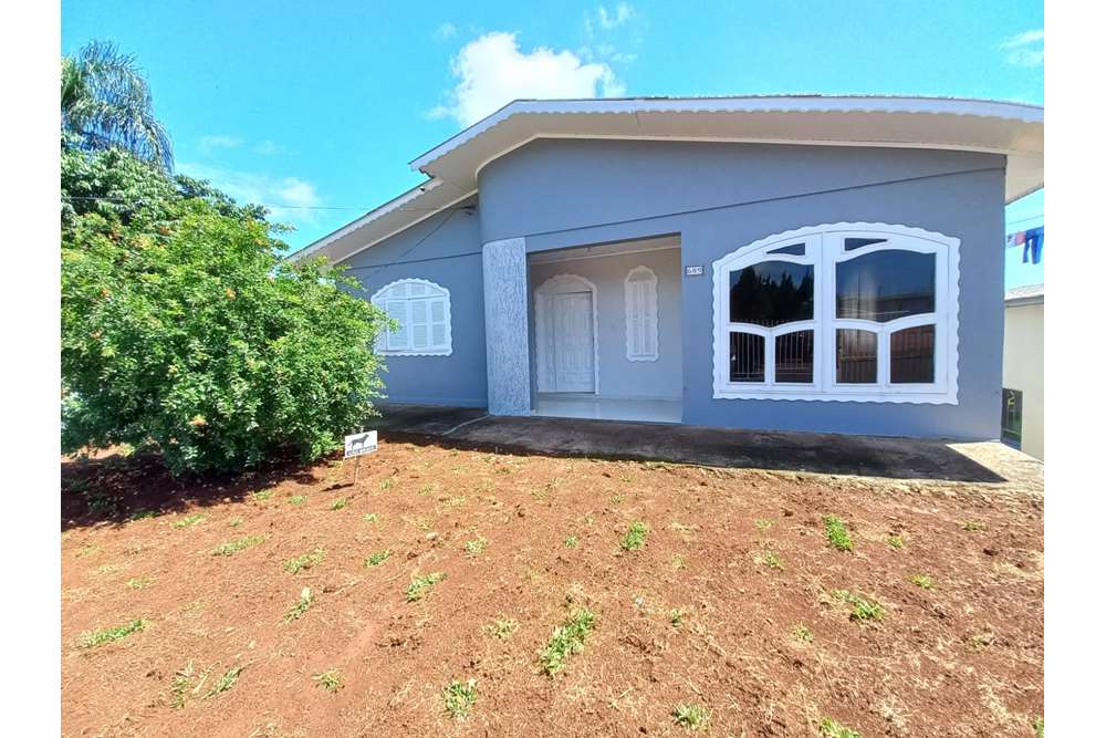 Casa à venda com 4 quartos, 200m² - Foto 2