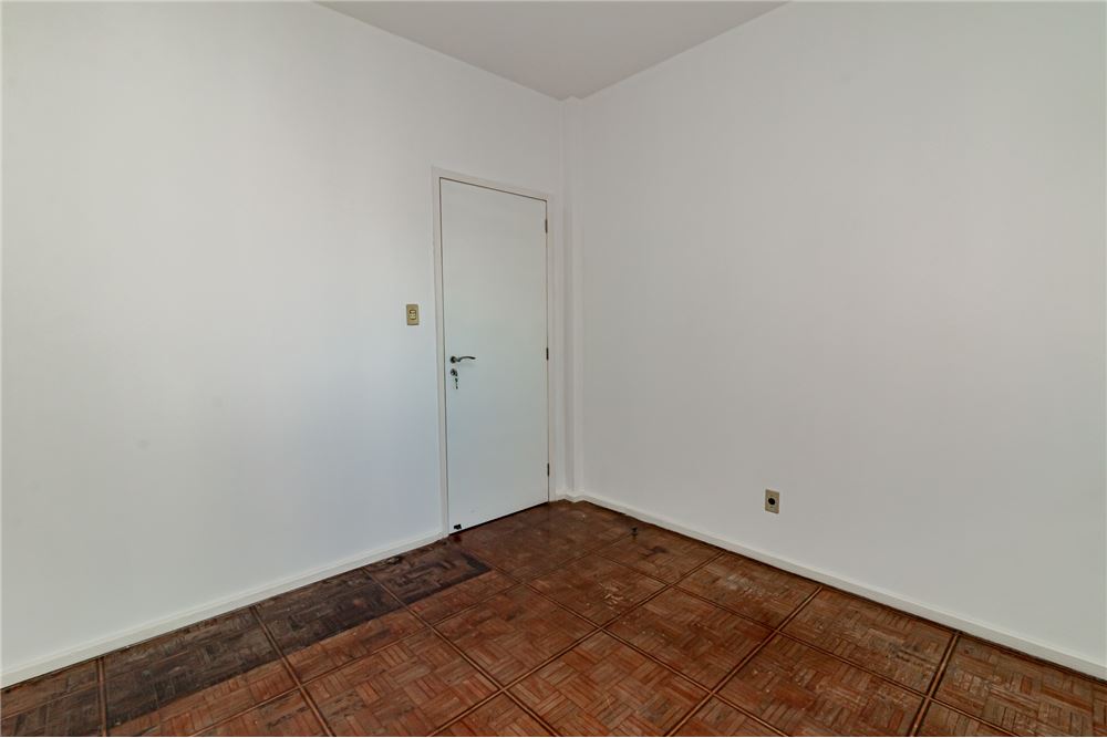 Apartamento à venda com 3 quartos, 187m² - Foto 9