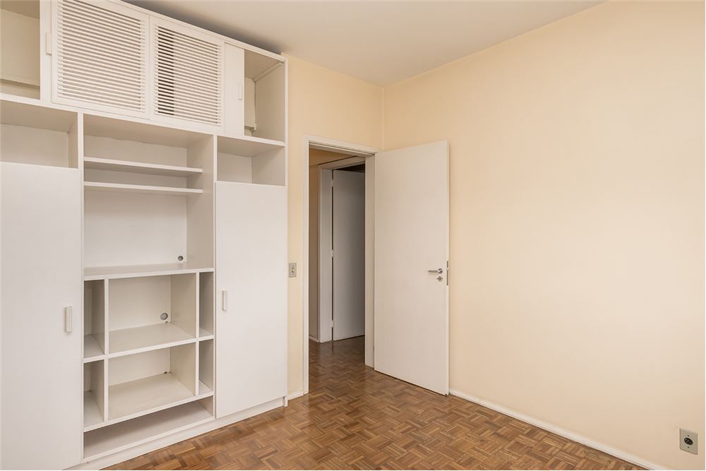 Apartamento à venda com 3 quartos, 119m² - Foto 19