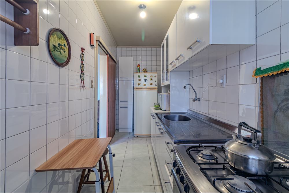 Apartamento à venda com 1 quarto, 42m² - Foto 9