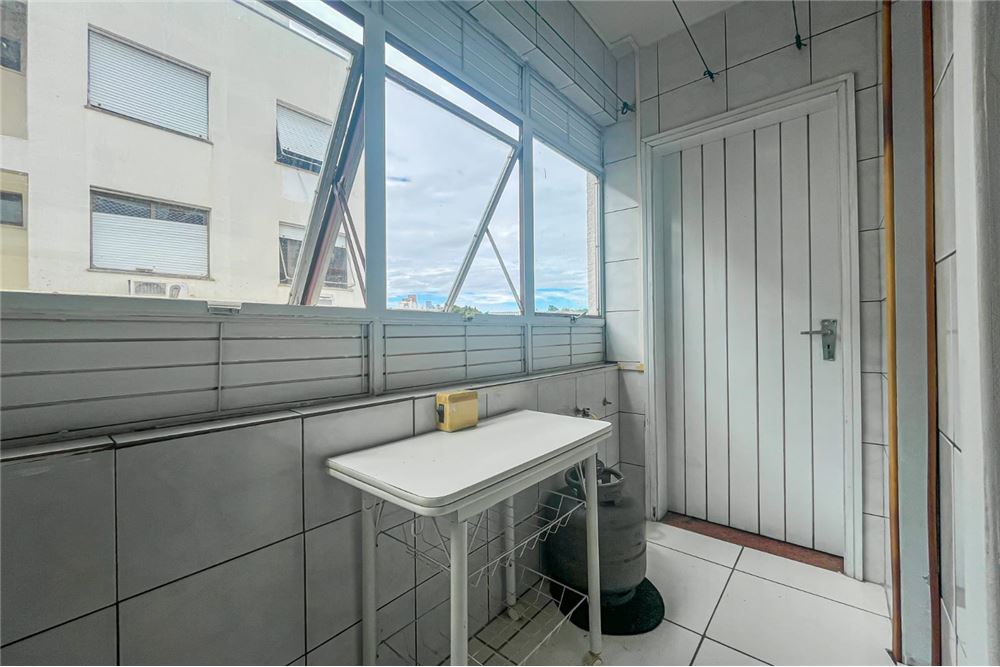 Apartamento à venda com 2 quartos, 70m² - Foto 16