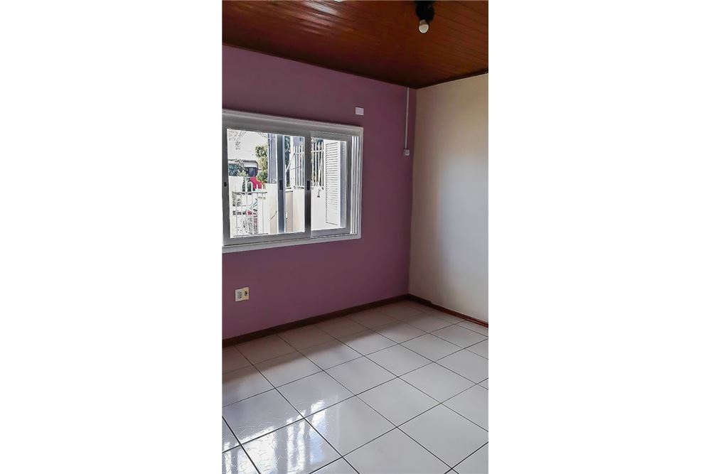 Casa à venda com 2 quartos, 250m² - Foto 4