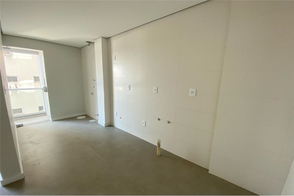 Apartamento à venda com 2 quartos, 85m² - Foto 4