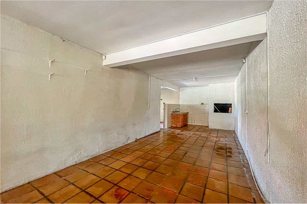 Casa à venda com 4 quartos, 350m² - Foto 11