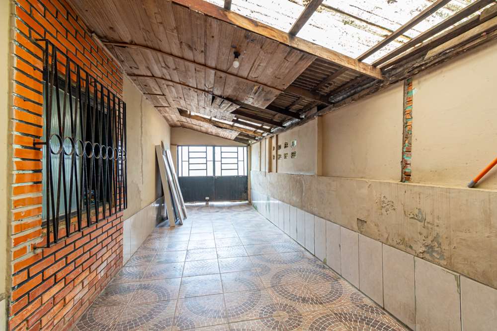 Casa à venda com 2 quartos, 300m² - Foto 11