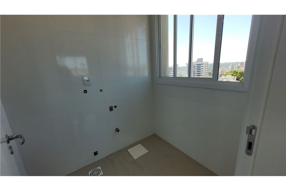 Apartamento à venda com 3 quartos, 93m² - Foto 4