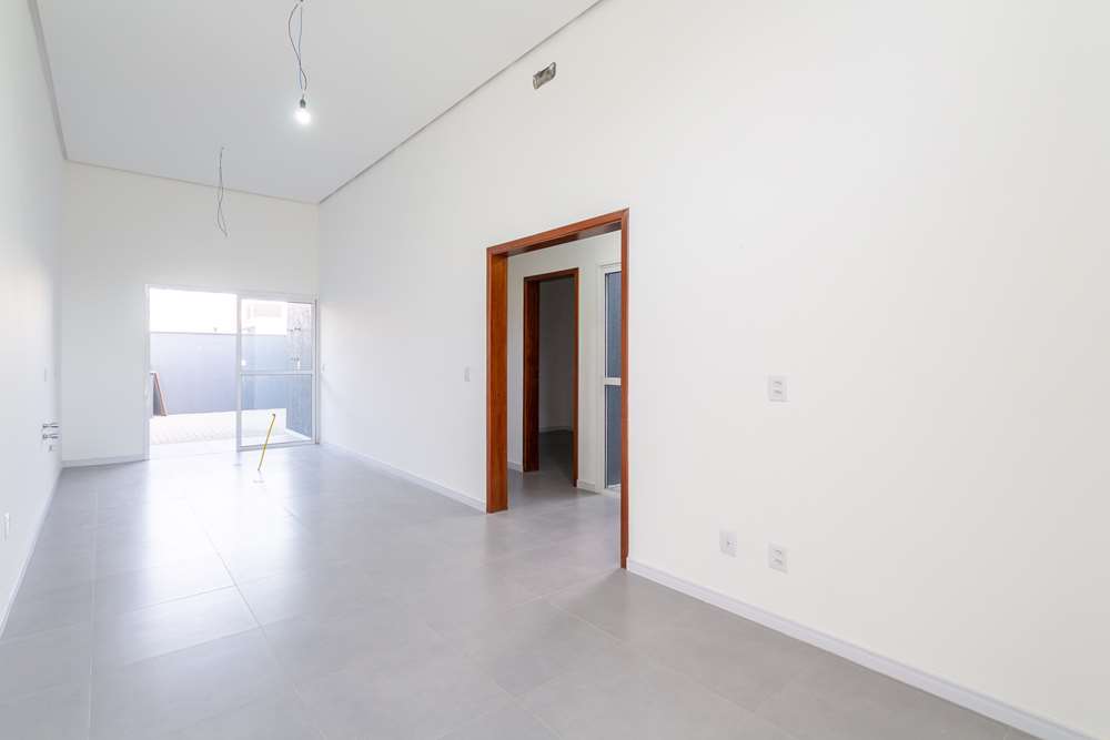 Casa à venda com 3 quartos, 97m² - Foto 4