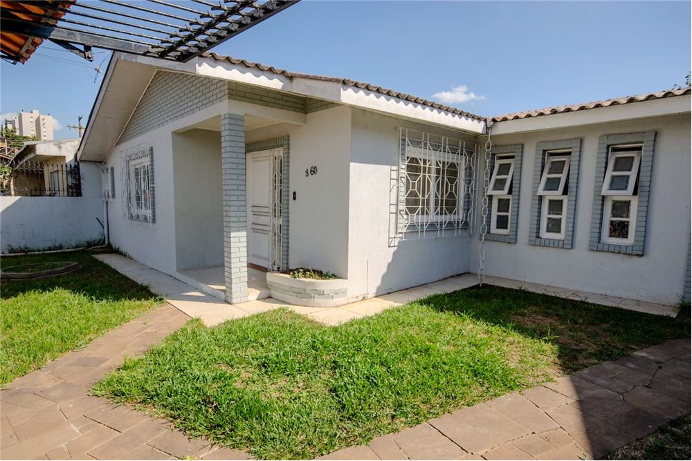 Casa à venda com 3 quartos, 240m² - Foto 2