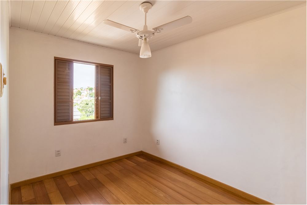 Casa à venda com 5 quartos, 200m² - Foto 16