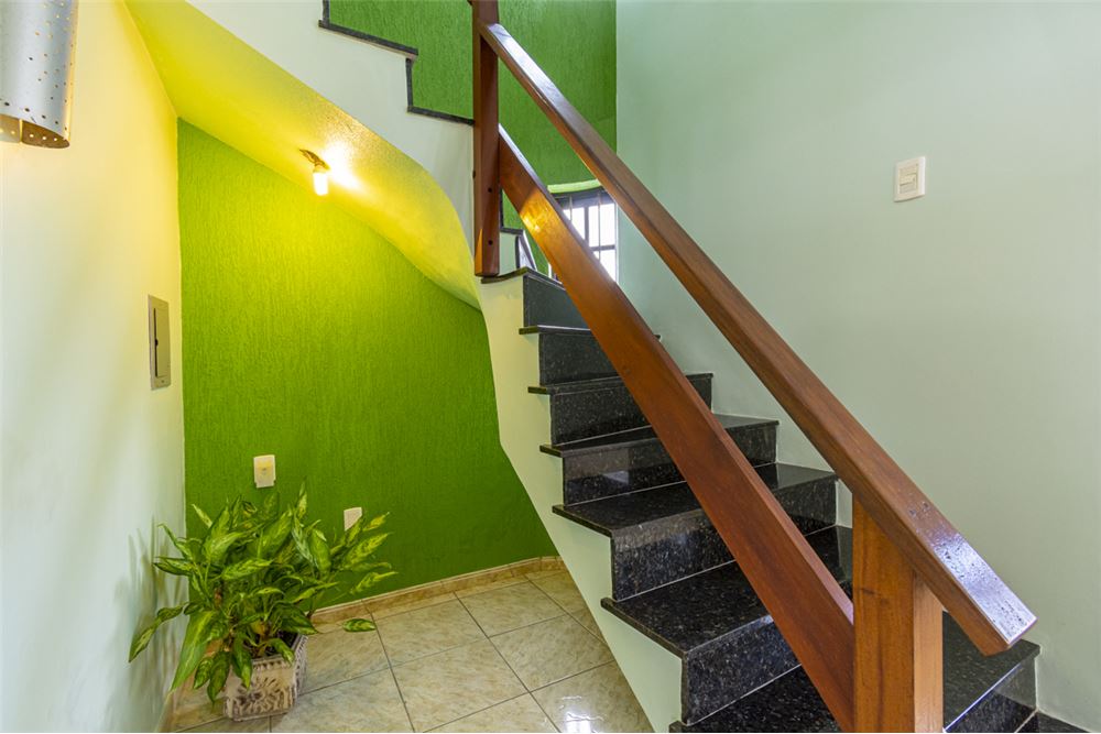 Casa à venda com 3 quartos, 200m² - Foto 5