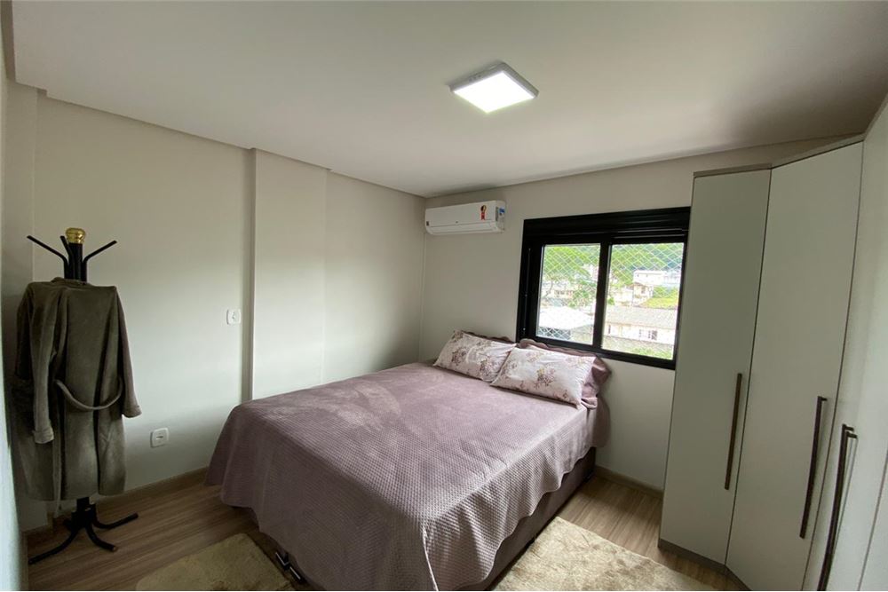 Apartamento à venda com 2 quartos, 76m² - Foto 11