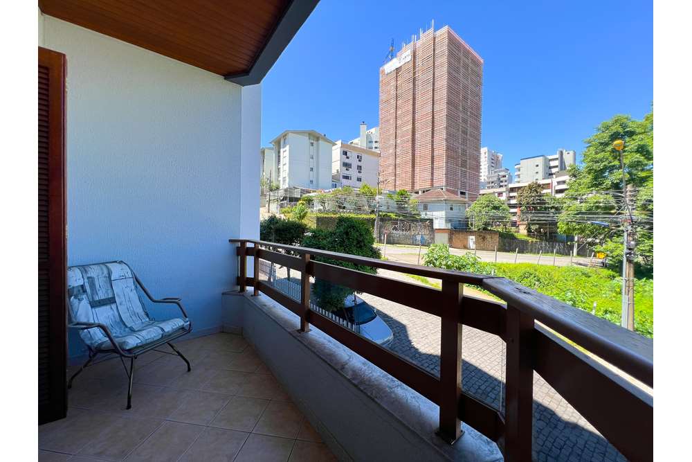 Apartamento à venda com 3 quartos, 227m² - Foto 6