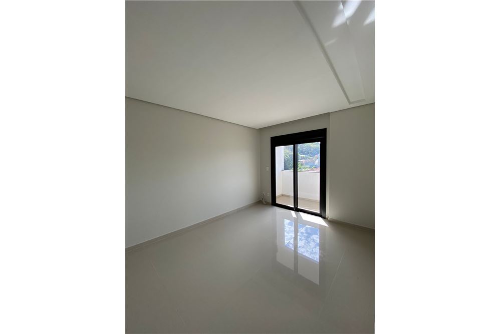 Apartamento à venda com 3 quartos, 225m² - Foto 15