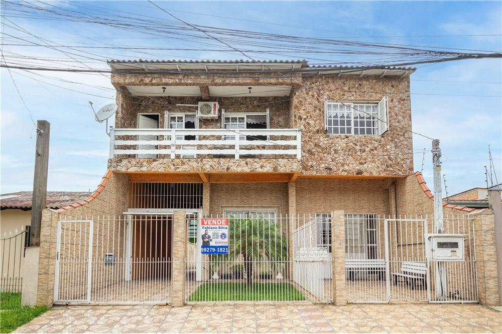 Casa à venda com 5 quartos, 240m² - Foto 1