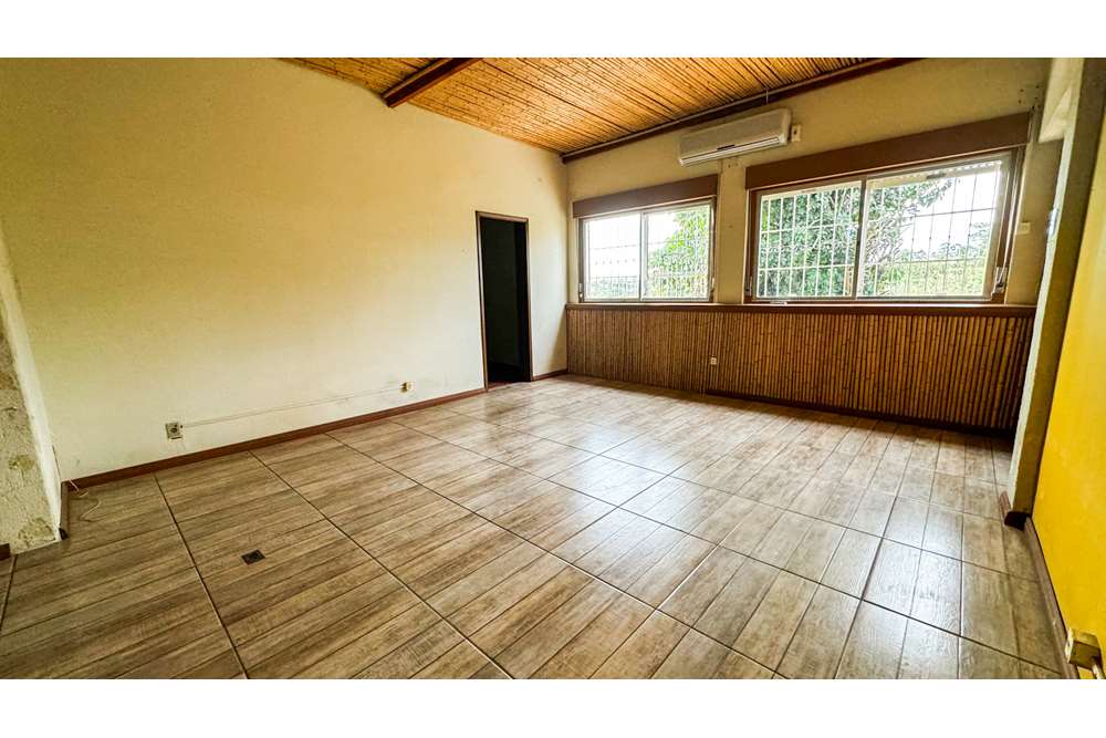 Casa à venda com 3 quartos, 230m² - Foto 5