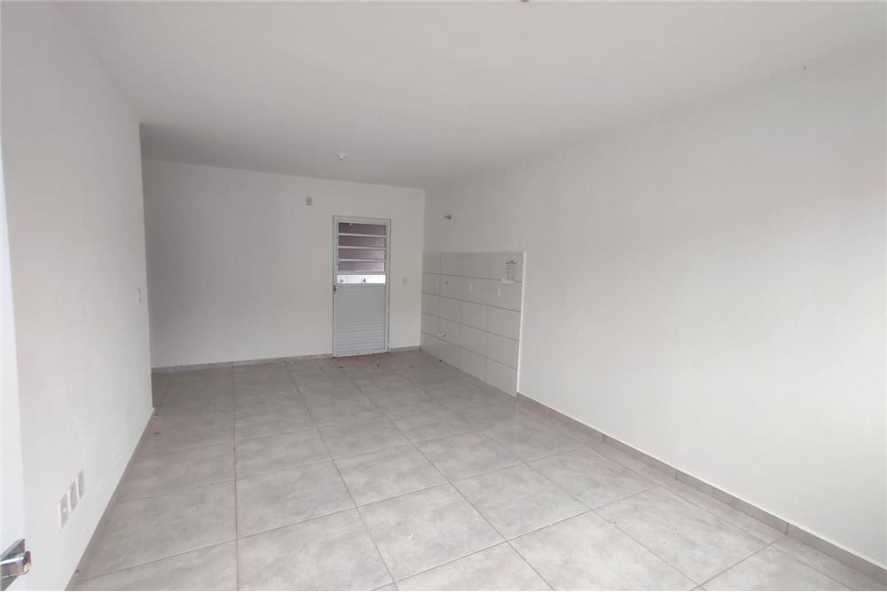 Casa para alugar com 2 quartos, 52m² - Foto 4