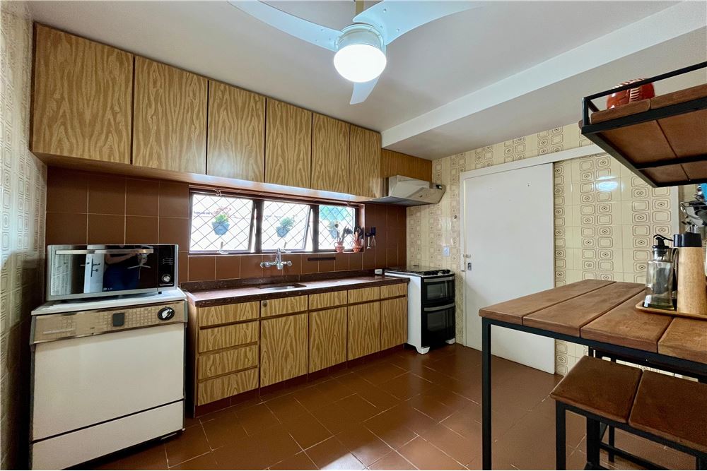 Casa à venda com 3 quartos, 200m² - Foto 12