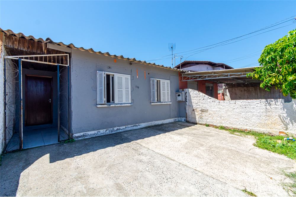 Casa à venda com 3 quartos, 39m² - Foto 1