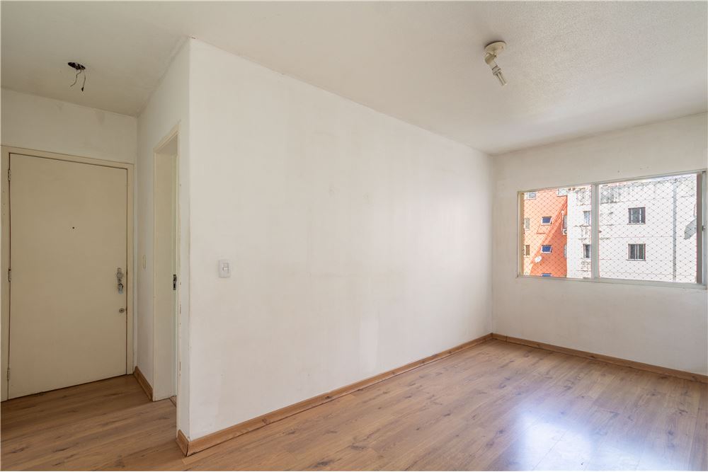 Apartamento à venda com 2 quartos, 70m² - Foto 2