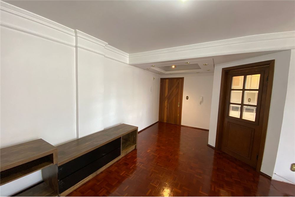 Apartamento à venda com 1 quarto, 100m² - Foto 2