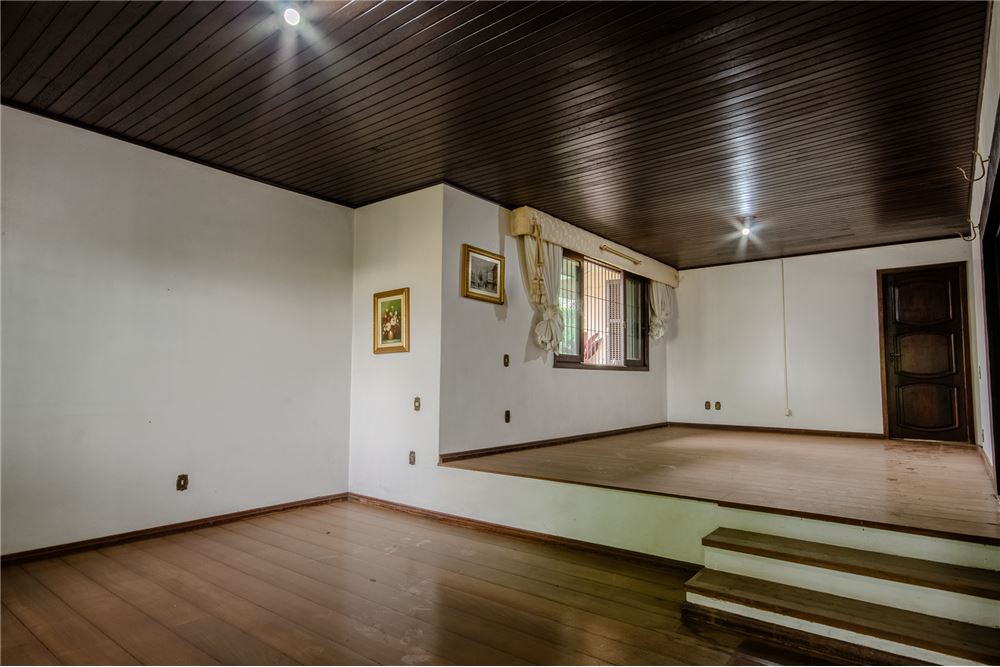 Casa à venda com 3 quartos, 1100m² - Foto 6