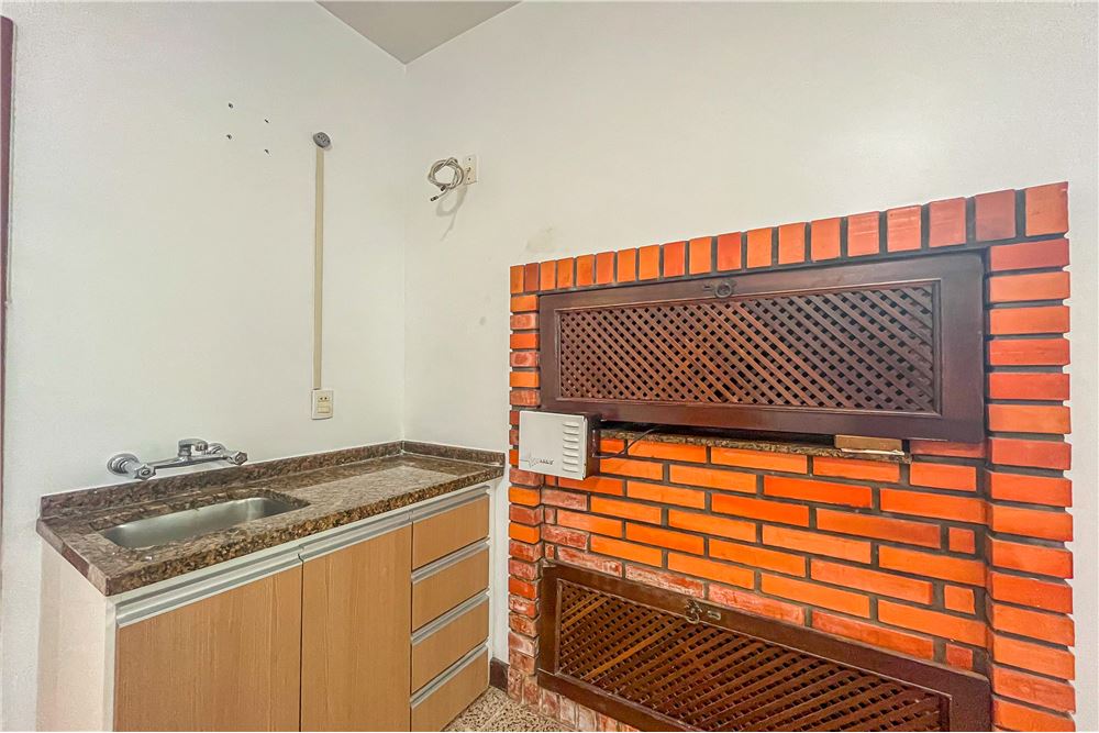 Casa à venda com 3 quartos, 300m² - Foto 12