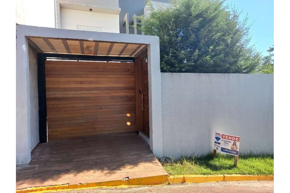 Casa à venda com 3 quartos, 204m² - Foto 2