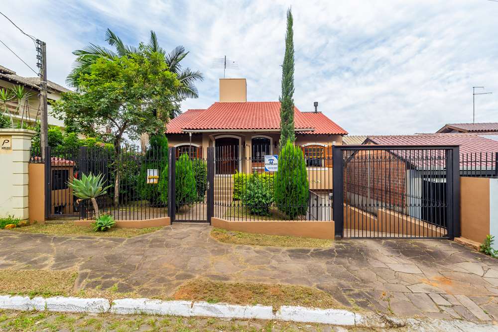 Casa à venda com 4 quartos, 201m² - Foto 1