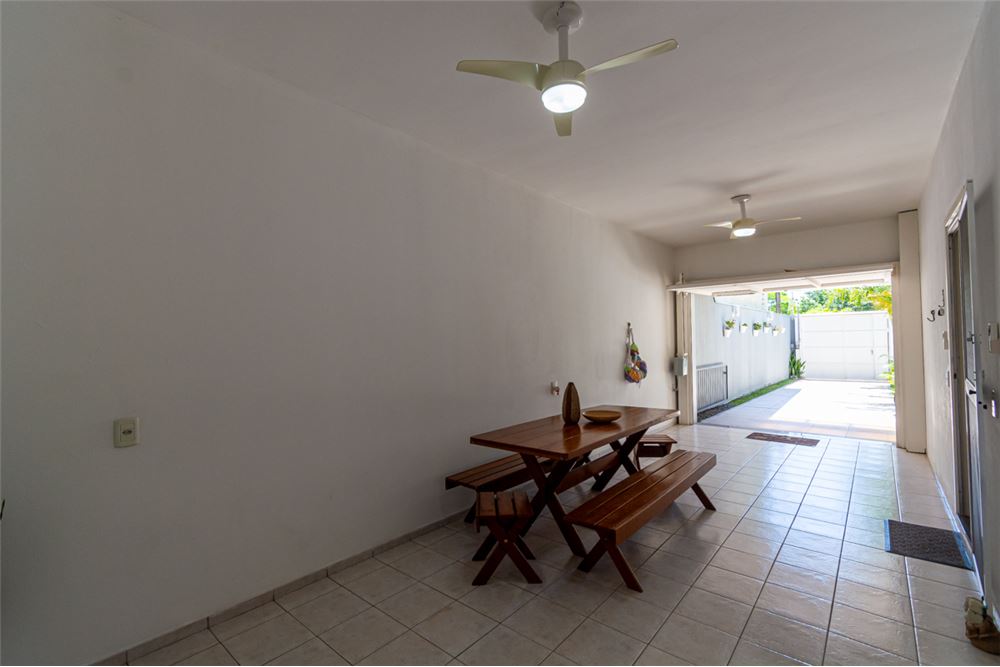 Casa à venda com 3 quartos, 250m² - Foto 9