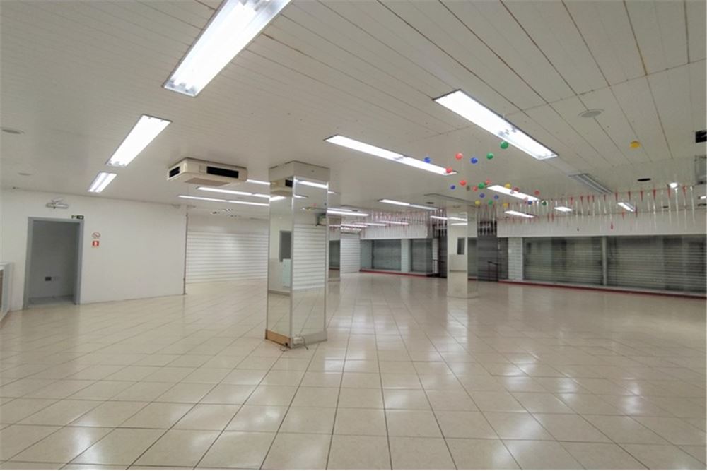 Loja-Salão para alugar, 677m² - Foto 1