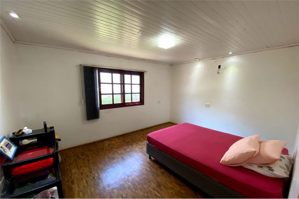 Casa à venda com 5 quartos, 240m² - Foto 18