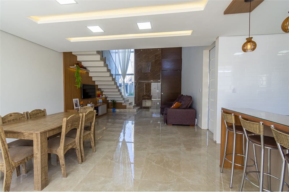 Casa à venda com 3 quartos, 227m² - Foto 11