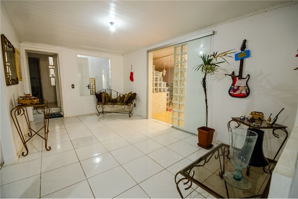 Casa à venda com 3 quartos, 242m² - Foto 8