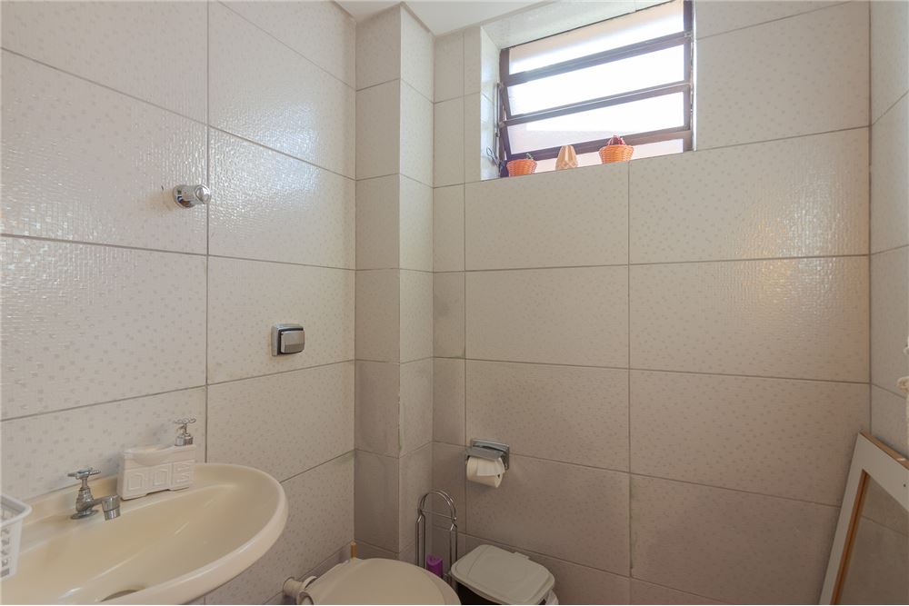 Casa à venda com 3 quartos, 300m² - Foto 15