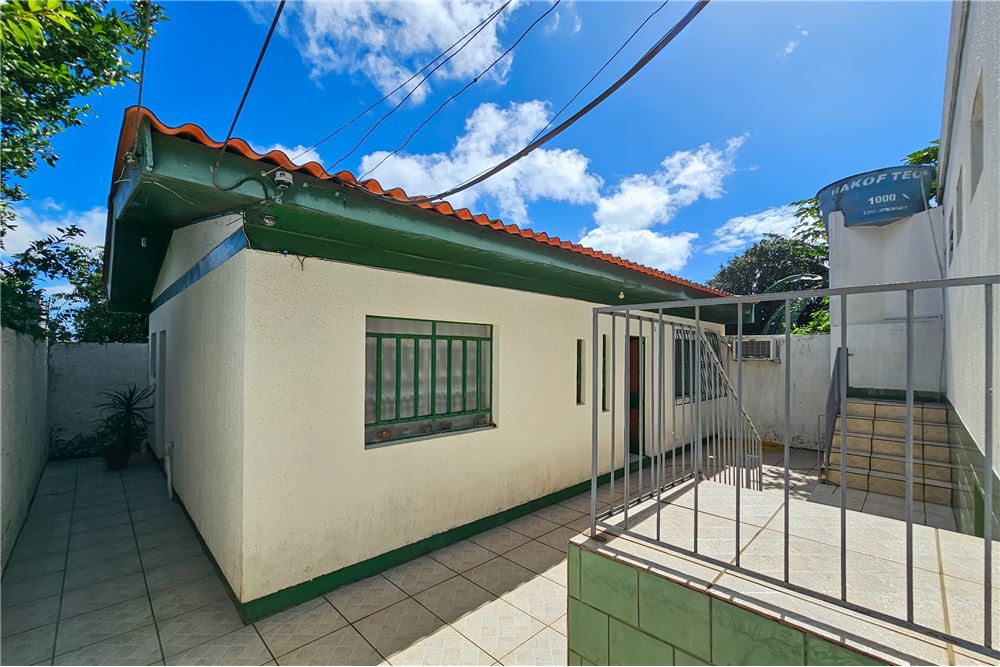 Casa à venda com 6 quartos, 250m² - Foto 16