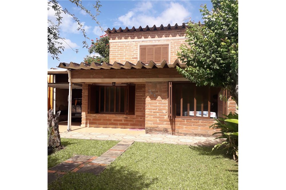 Casa à venda com 3 quartos, 105m² - Foto 1