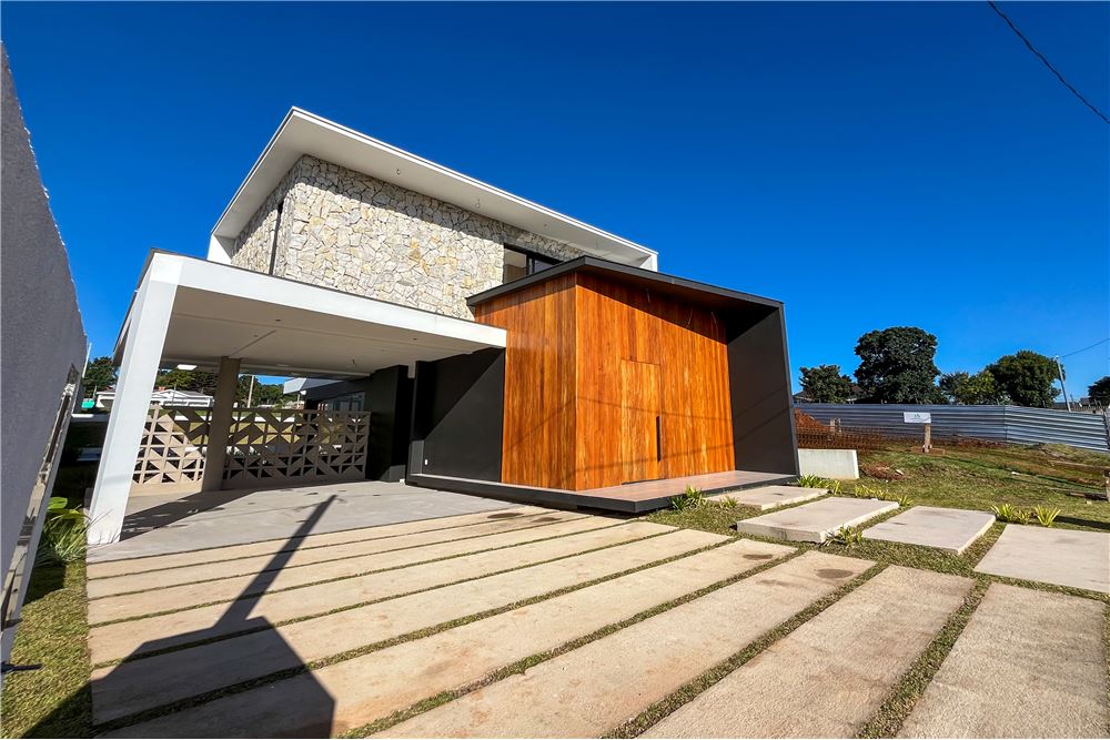 Casa de Condomínio à venda com 3 quartos, 282m² - Foto 1