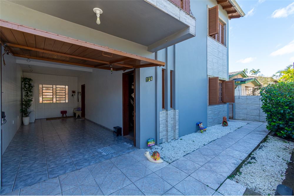 Casa à venda com 4 quartos, 250m² - Foto 3